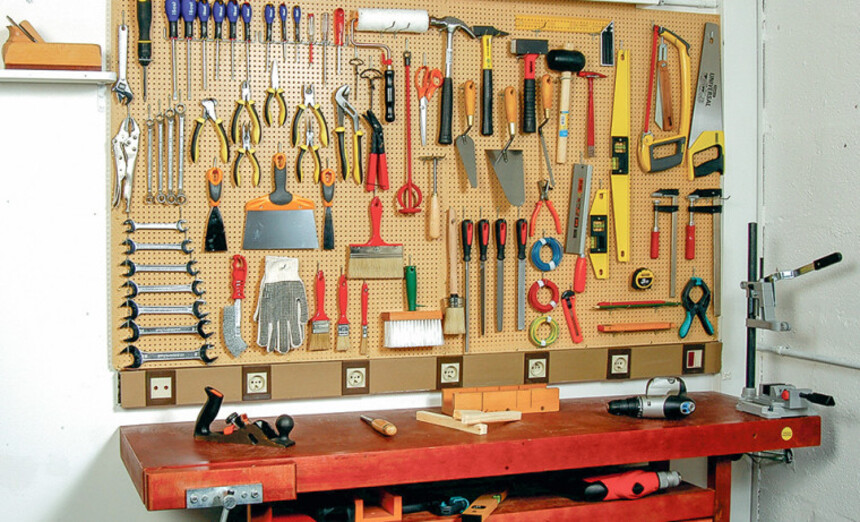 outils et équipements pour poser une porte sectionnelle de garage